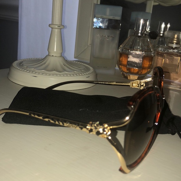Designer sunglasses - Picture 6 of 8